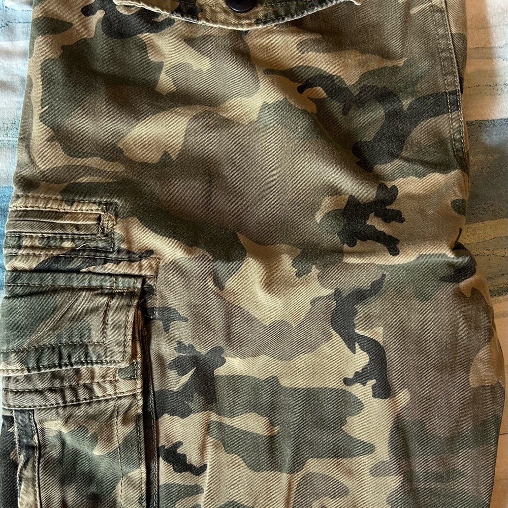Hurley Men's Camouflage Cargo Shorts - Picture 4 of 4